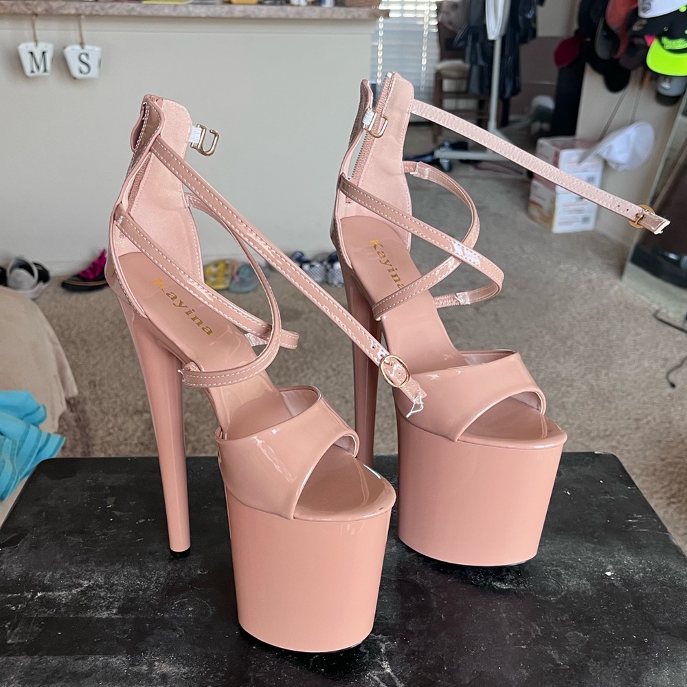 22 cm never worn